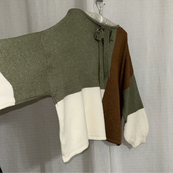 Trendy M-L Green Brown Ivory Color Block Knit Back Tie Sweater - Picture 12 of 15